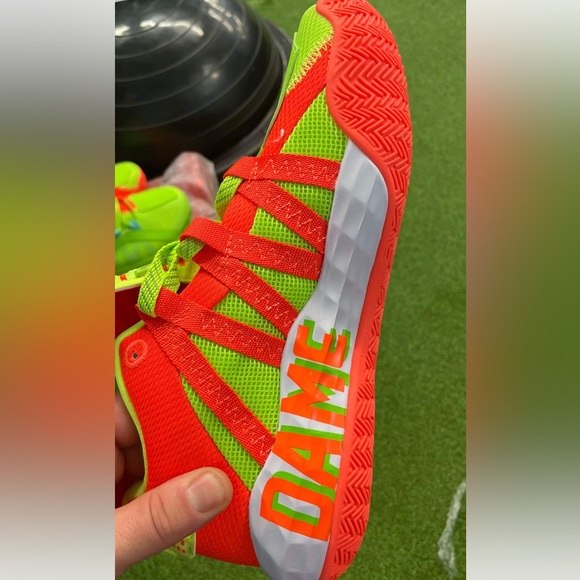Women’s shoes